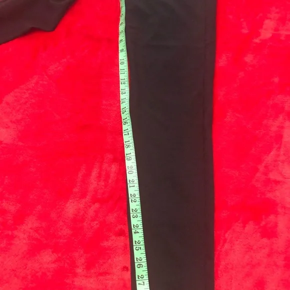 🌼🌼🌼🌼Black heavy leggings by Liverpool🌼🌼Size 8/29. Like new🌼🌼 - Picture 7 of 8